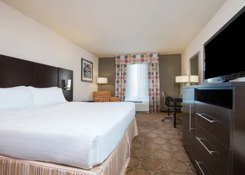 Holiday Inn Express Hotel & Suites Hobbs by IHG hotel thumbnail 3
