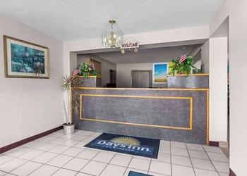 Days Inn by Wyndham Clayton hotel thumbnail 2