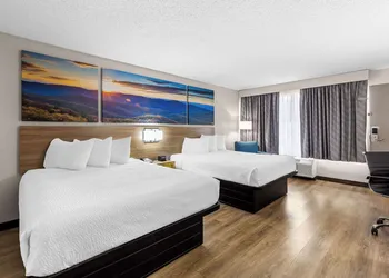 Days Inn by Wyndham Clayton hotel thumbnail 8