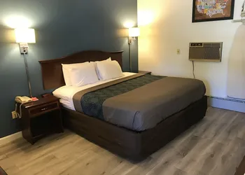 Econo Lodge Saint Albans hotel thumbnail 3