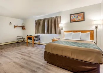 Econo Lodge Saint Albans hotel thumbnail 5