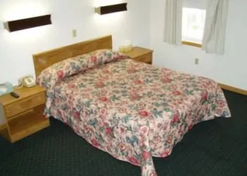 Sunset Inn hotel thumbnail 2