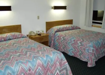 Sunset Inn hotel thumbnail 3