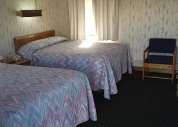 Sunset Inn hotel thumbnail 5