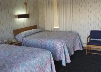 Sunset Inn hotel thumbnail 7
