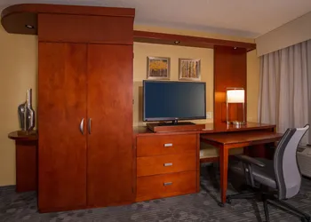 Courtyard by Marriott Newark Granville hotel thumbnail 3