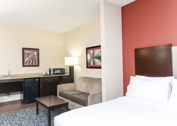 Holiday Inn Express Hotel & Suites New Philadelphia by IHG hotel thumbnail 4