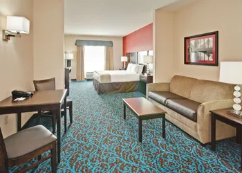 Holiday Inn Express Hotel & Suites New Philadelphia by IHG hotel thumbnail 6