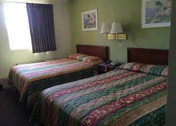 Farmington Inn hotel thumbnail 8