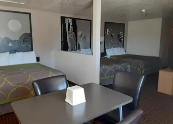 Super 8 by Wyndham Bloomfield hotel thumbnail 6