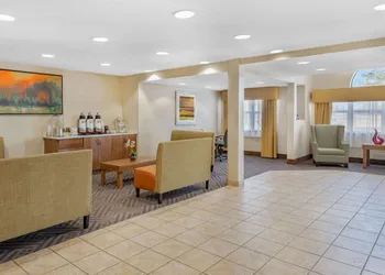 Baymont Inn by Wyndham Farmington hotel thumbnail 2