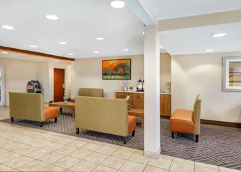 Baymont Inn by Wyndham Farmington hotel thumbnail 3