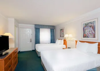 La Quinta Inn by Wyndham Farmington hotel thumbnail 4