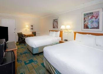 La Quinta Inn by Wyndham Farmington hotel thumbnail 6