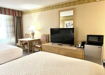 Brentwood Inn & Garden hotel thumbnail 4