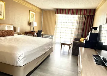 Brentwood Inn & Garden hotel thumbnail 8
