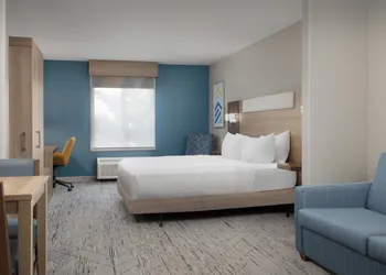 Holiday Inn Express Hotel & Suites Chambersburg by IHG hotel thumbnail 4