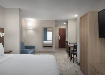 Holiday Inn Express Hotel & Suites Chambersburg by IHG hotel thumbnail 8