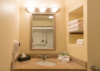 Holiday Inn Express & Suites Alamosa by IHG hotel thumbnail 4