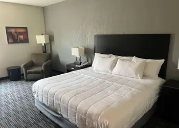 American Inn and Suites Houghton Lake hotel thumbnail 6