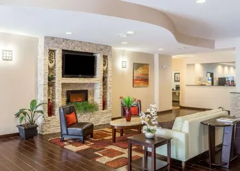 Comfort Suites Mandeville - Covington hotel thumbnail 2