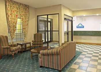 Days Inn by Wyndham Hammond hotel thumbnail 2
