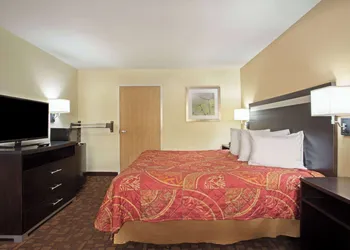 Days Inn by Wyndham Hammond hotel thumbnail 3