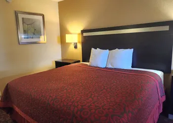 Days Inn by Wyndham Hammond hotel thumbnail 8