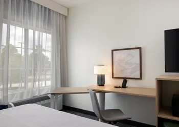 Spark by Hilton Hammond hotel thumbnail 6