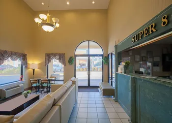 Super 8 by Wyndham Hammond hotel thumbnail 3