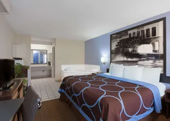 Super 8 by Wyndham Hammond hotel thumbnail 7