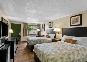 Americas Best Value Inn Martinsburg hotel thumbnail 6