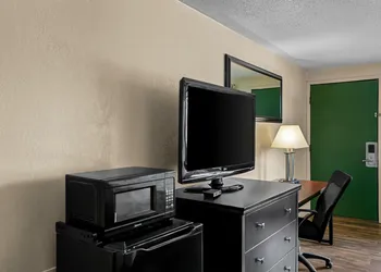 Americas Best Value Inn Martinsburg hotel thumbnail 7