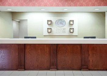 Comfort Suites Parkersburg South hotel thumbnail 2