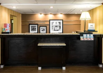 Hampton Inn Parkersburg-Mineral Wells hotel thumbnail 2