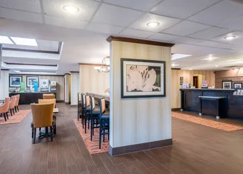 Hampton Inn Parkersburg-Mineral Wells hotel thumbnail 3