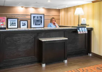 Hampton Inn Parkersburg-Mineral Wells hotel thumbnail 5