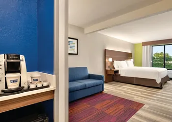 Holiday Inn Express Hotel & Suites Lavonia by IHG hotel thumbnail 5