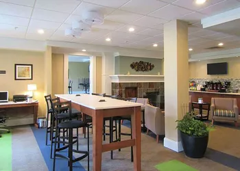 Days Inn by Wyndham Cedartown hotel thumbnail 3