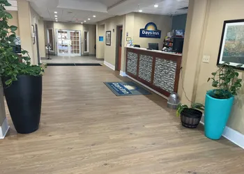 Days Inn by Wyndham Cedartown hotel thumbnail 5