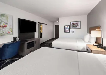 La Quinta Inn & Suites by Wyndham Meridian hotel thumbnail 8