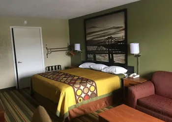 Super 8 by Wyndham Meridian hotel thumbnail 8