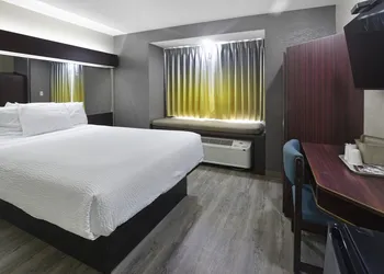 Microtel Inn & Suites by Wyndham Meridian hotel thumbnail 4