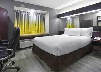 Microtel Inn & Suites by Wyndham Meridian hotel thumbnail 7