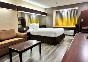 Microtel Inn & Suites by Wyndham Meridian hotel thumbnail 8