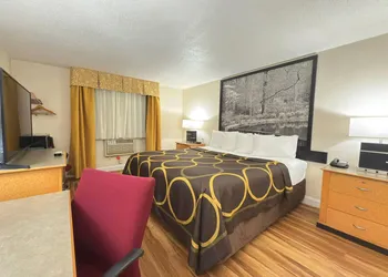 Super 8 by Wyndham Anderson/Clemson Area hotel thumbnail 3