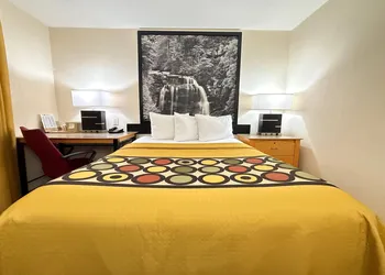 Super 8 by Wyndham Anderson/Clemson Area hotel thumbnail 7