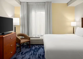 Fairfield Inn & Suites by Marriott Bedford hotel thumbnail 6