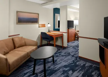 Fairfield Inn & Suites by Marriott Bedford hotel thumbnail 8
