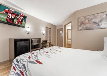 Red Roof Inn Johnstown hotel thumbnail 8